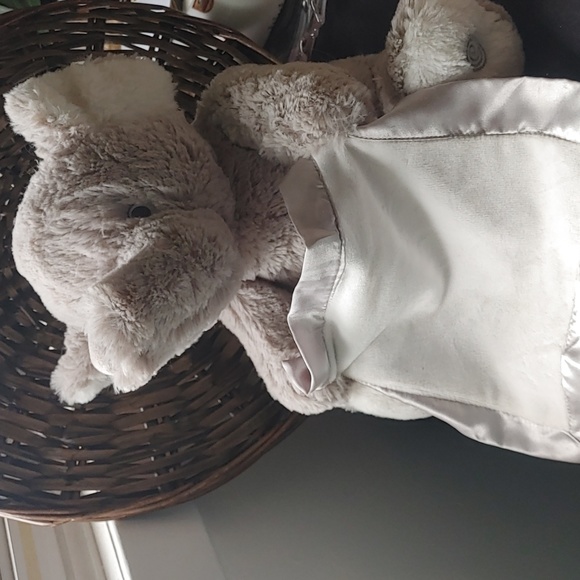 3/$30 Peek-a-boo Fury Friends Elephant - Picture 1 of 6